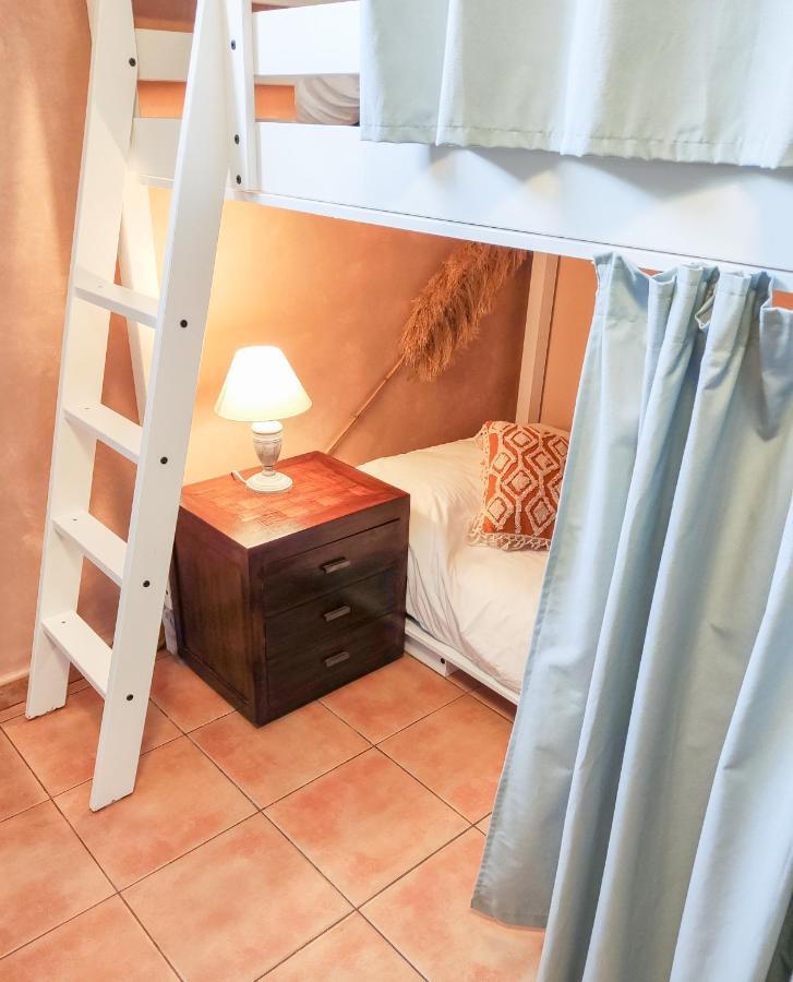Coco Surfhouse - Coworking Coliving Hotel Corralejo Bilik gambar