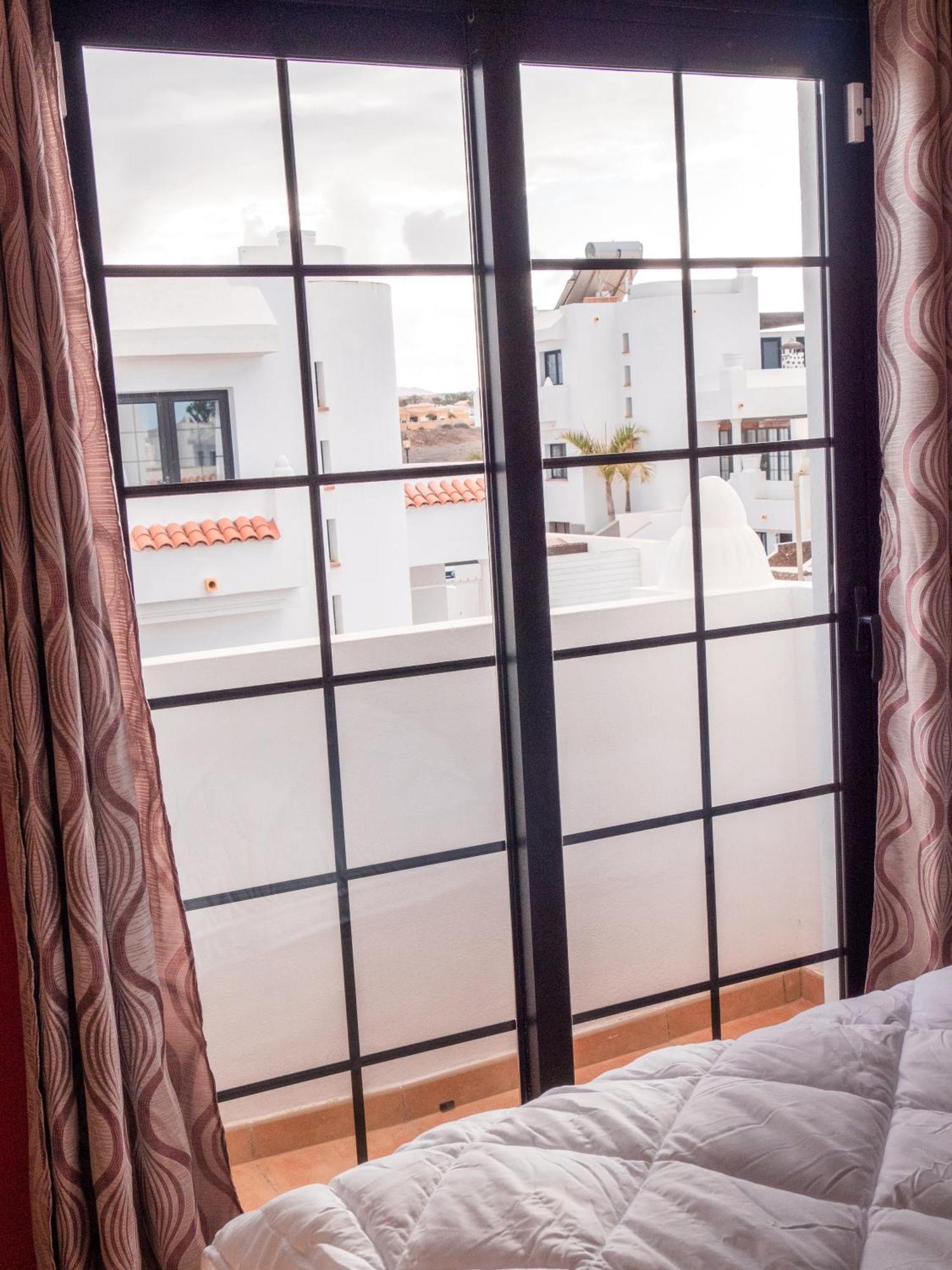 Coco Surfhouse - Coworking Coliving Hotel Corralejo Luaran gambar