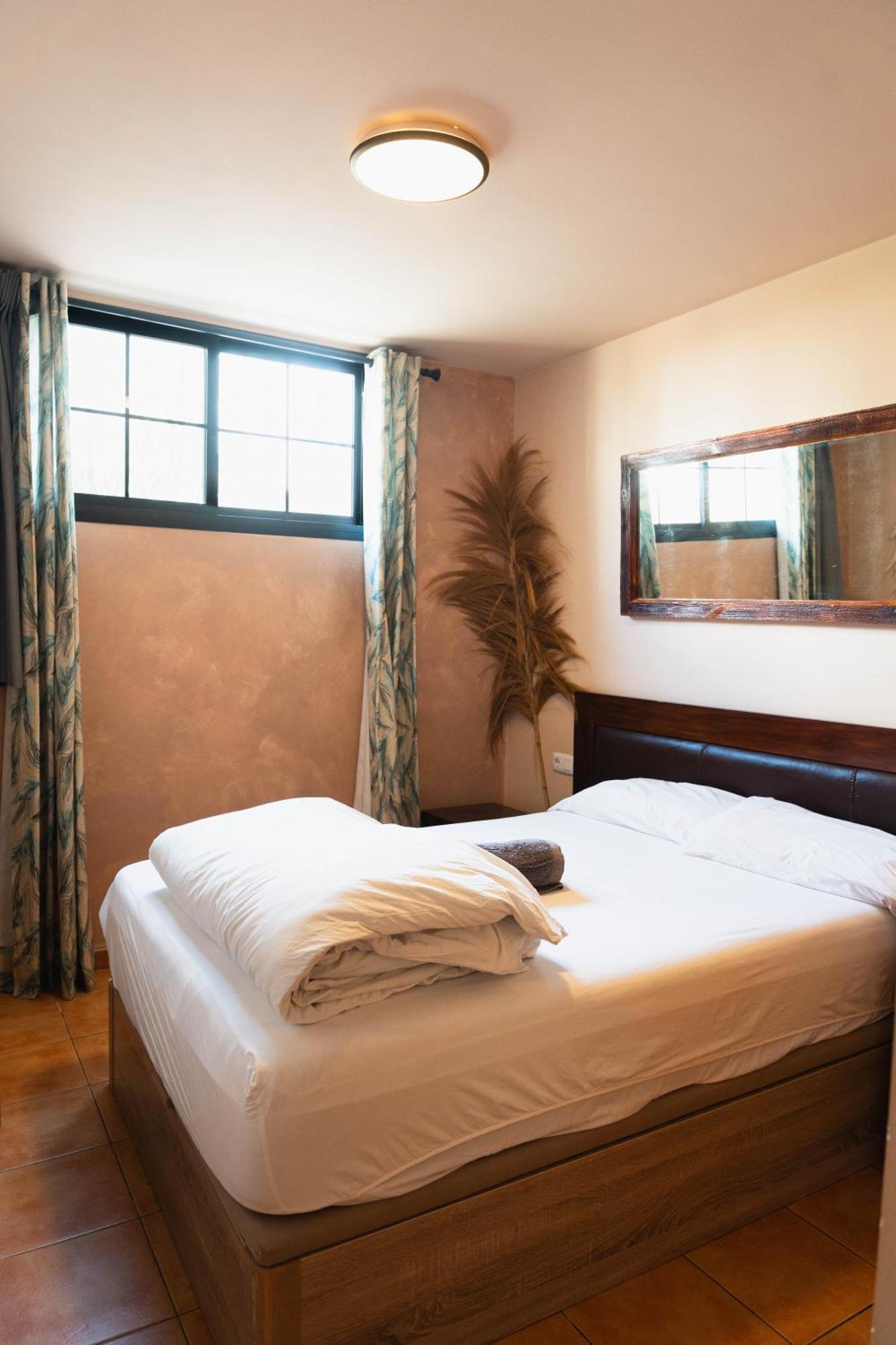 Coco Surfhouse - Coworking Coliving Hotel Corralejo Bilik gambar