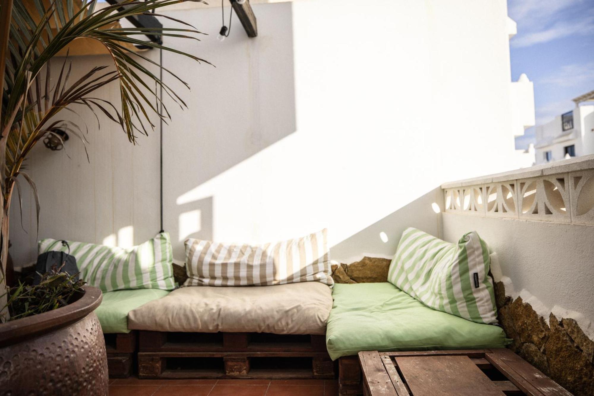 Coco Surfhouse - Coworking Coliving Hotel Corralejo Luaran gambar
